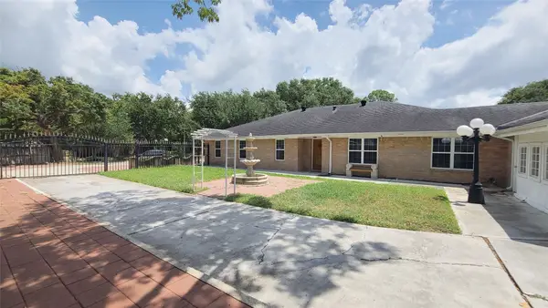 902 Ashford Parkway, Houston, TX 77077