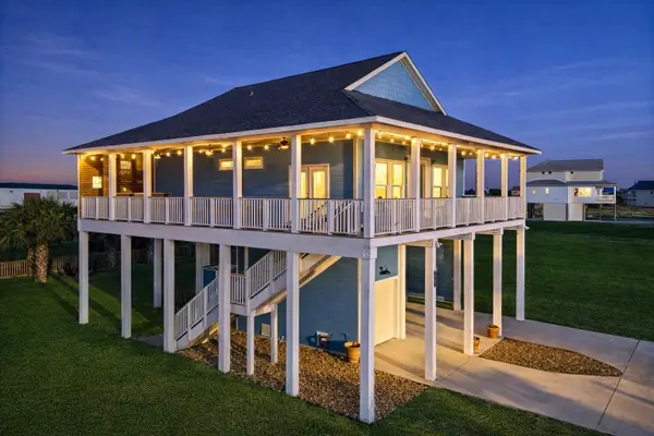 3931 Laguna Drive, Galveston, TX 77554