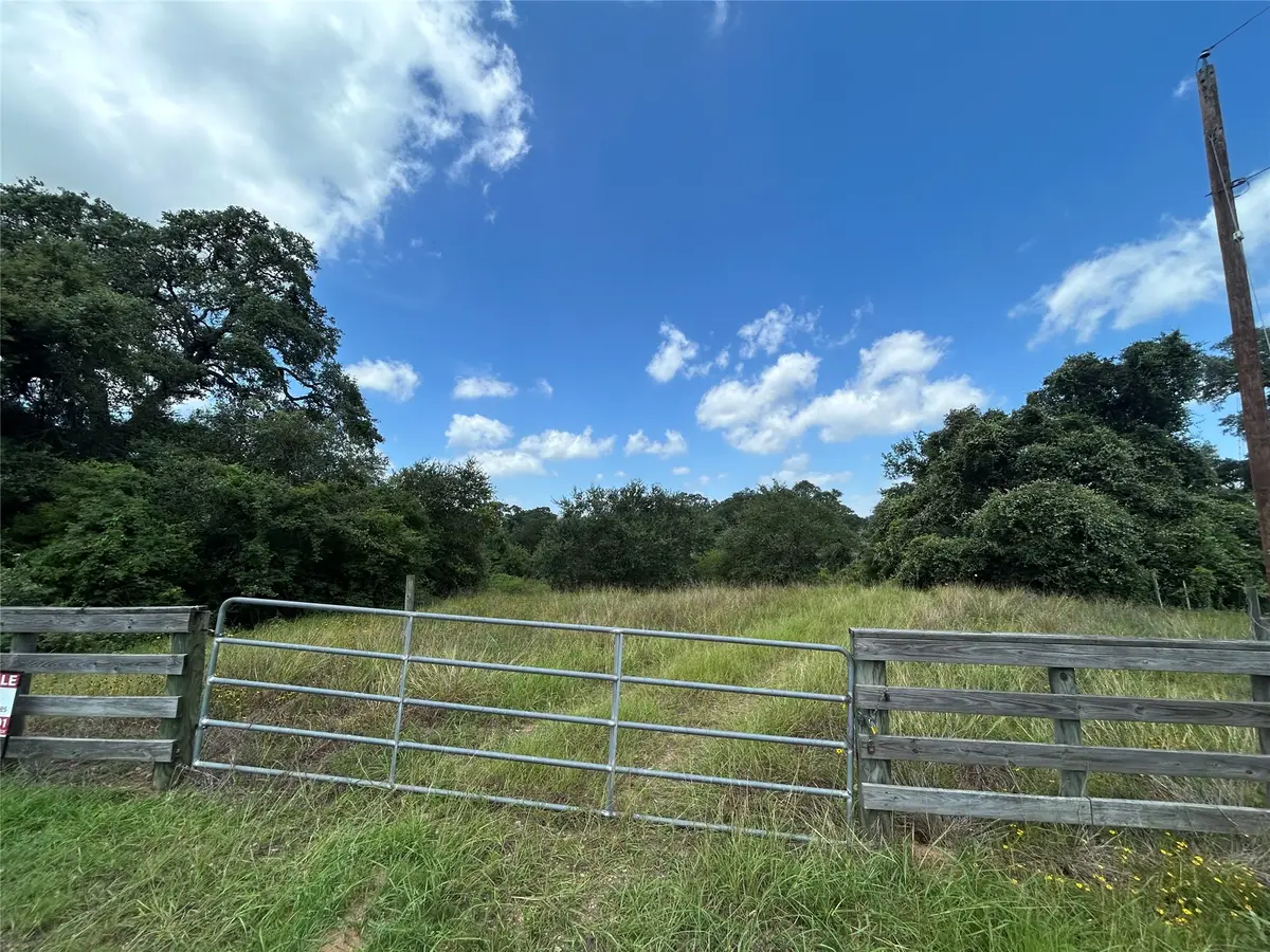 1098 Simmons Oakridge Drive, Columbus, TX 78934 - #1