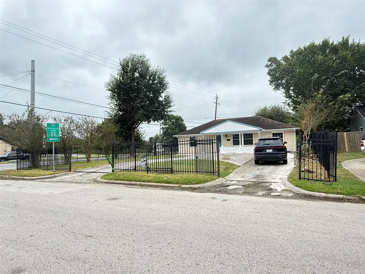 7562 Thurow Street, Houston, TX 77087 - #1