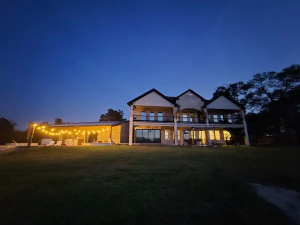 206 Elm Street, Highlands, TX 77562