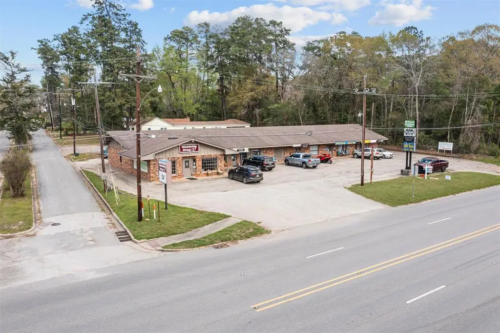 1002 W Bluff Street E, Woodville, TX 75979 - Image #1