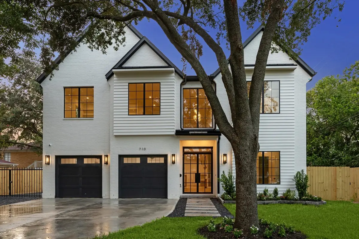 710 Sue Barnett Drive, Houston, TX 77018 - Image #1