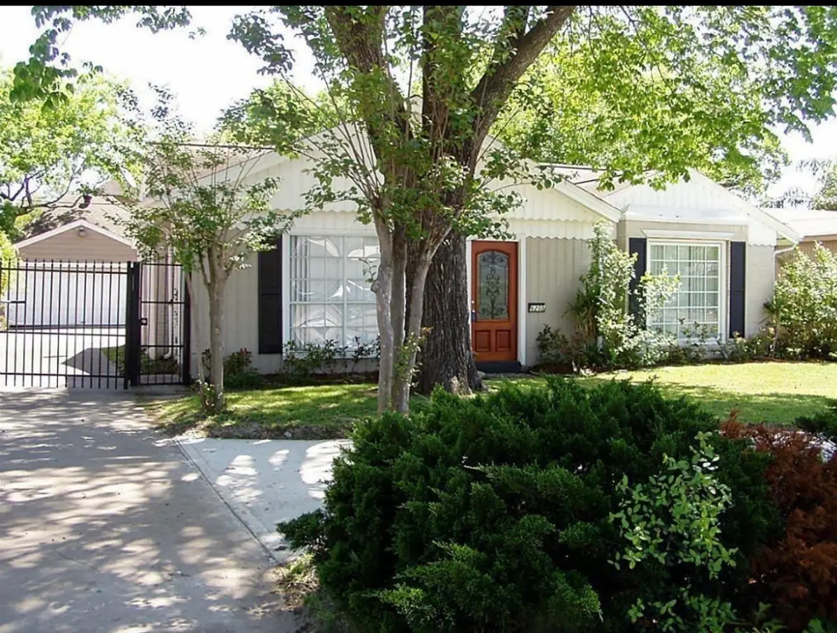 6203 S Rice Avenue, Bellaire, TX 77401 - #1