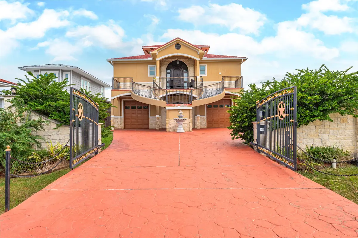 615 29th Street, San Leon, TX 77539 - #1