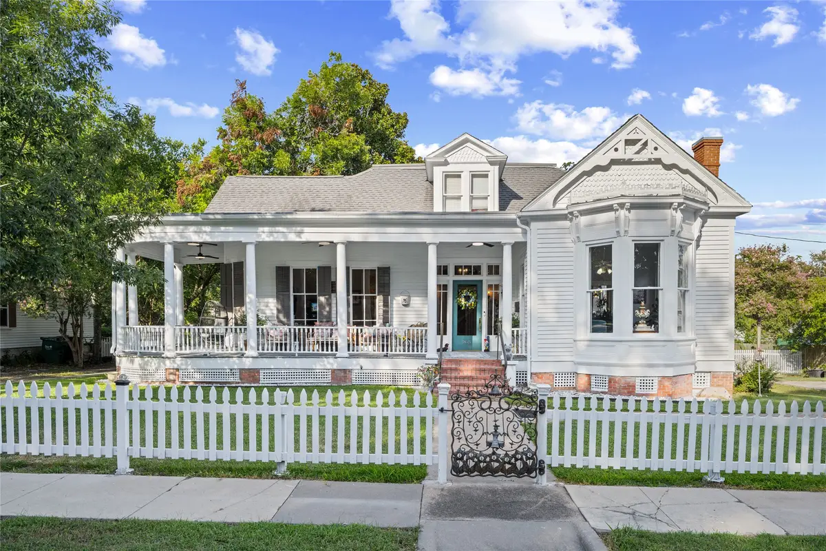 905 S Day Street, Brenham, TX 77833 - #1