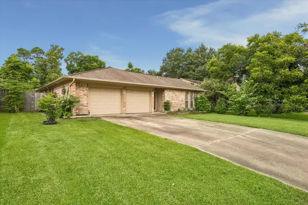 2011 Victoria Court, League City, TX 77573