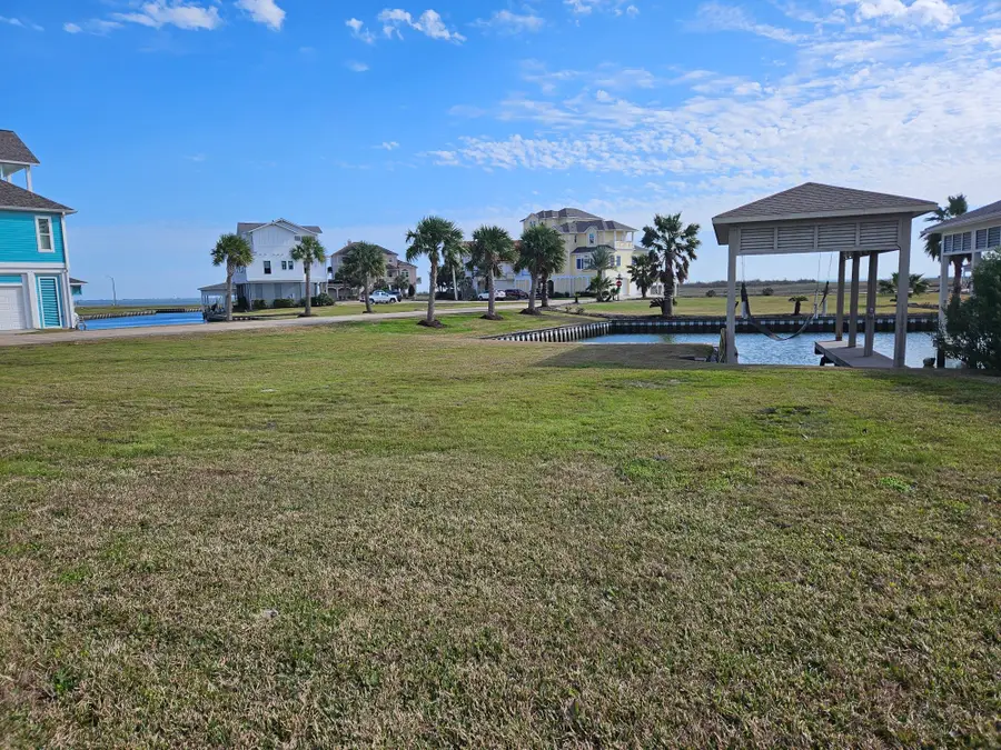 15 Half Moon, Hitchcock, TX 77563 - Image #2