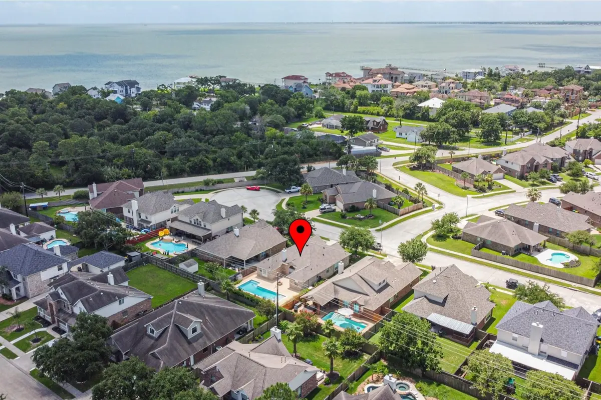 925 Autumn Brook Street, Seabrook, TX 77586 - #1