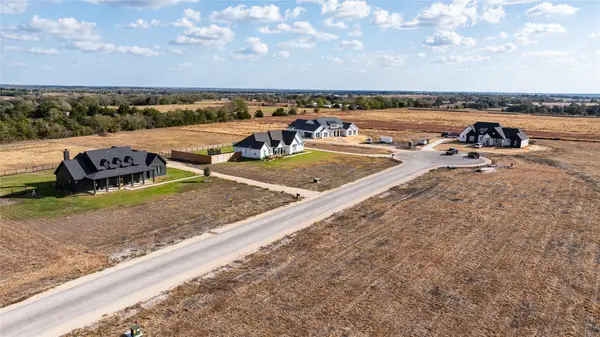 102 Country View Lane, Schulenburg, TX 78956