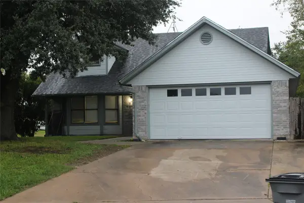 111 Trentwood Circle, Victoria, TX 77901