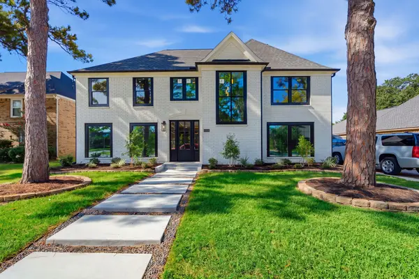 2304 Eagles Way, Pearland, TX 77581
