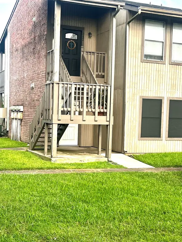 418 Garland Drive #242, Lake Jackson, TX 77566