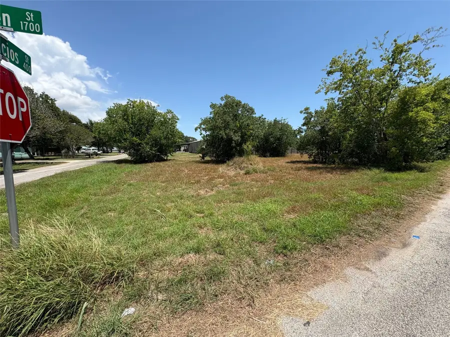 401 E Tres Palacios Avenue, Palacios, TX 77465 - Image #2