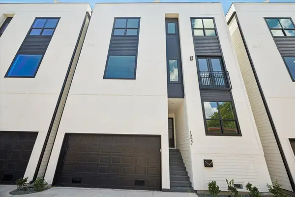 1325 W 22nd Street, Houston, TX 77008