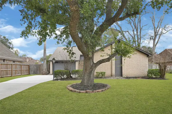 2314 Bright Meadows Drive, Missouri City, TX 77489