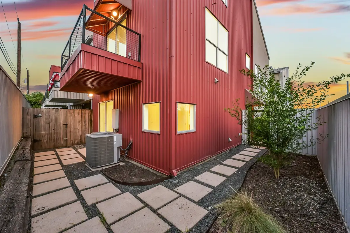 355 Sydnor Street, Houston, TX 77020 - #1
