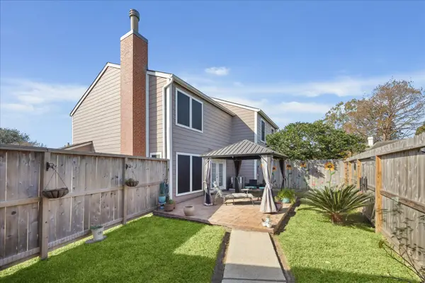 16819 Holly Trail Drive, Houston, TX 77058