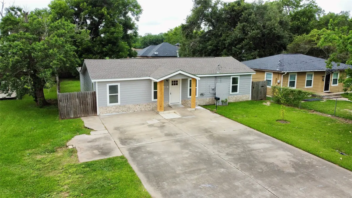 514 Mckee Street, Clute, TX 77531 - #1