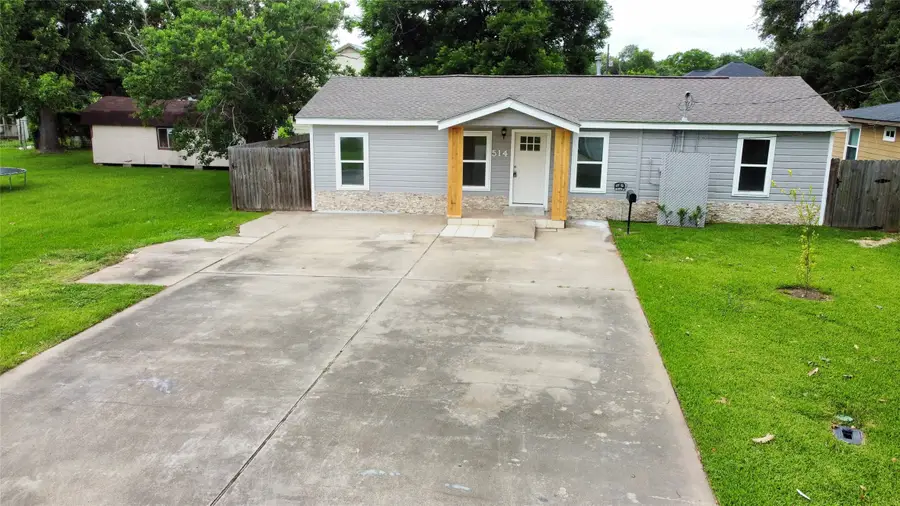 514 Mckee Street, Clute, TX 77531 - #3