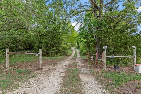8172 County Road 208, Navasota, TX 77868