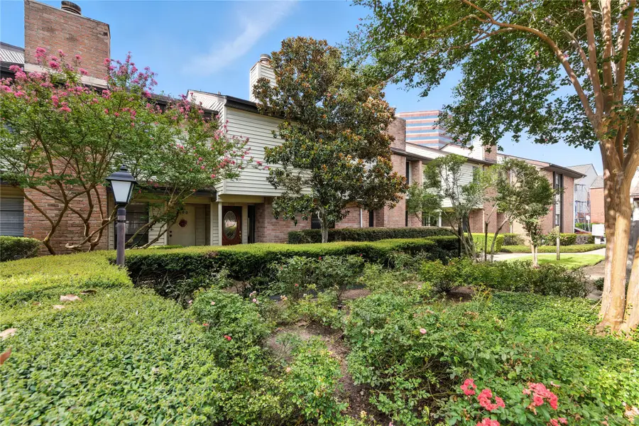 2588 Bering Drive, Houston, TX 77057 - Image #2