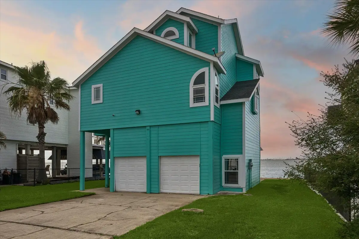 407 Isles End Road, Tiki Island, TX 77554 - #1