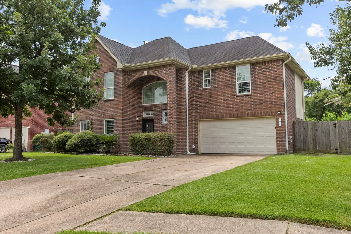 1011 Highland Woods Drive, Highlands, TX 77562 - Image #1