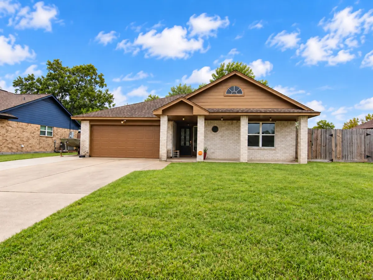 406 Walnut Street, Lake Jackson, TX 77566 - #1