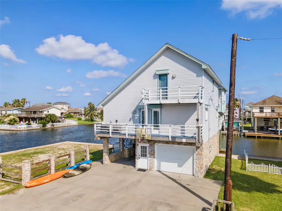 16703 Managua Way, Jamaica Beach, TX 77554 - Image #3