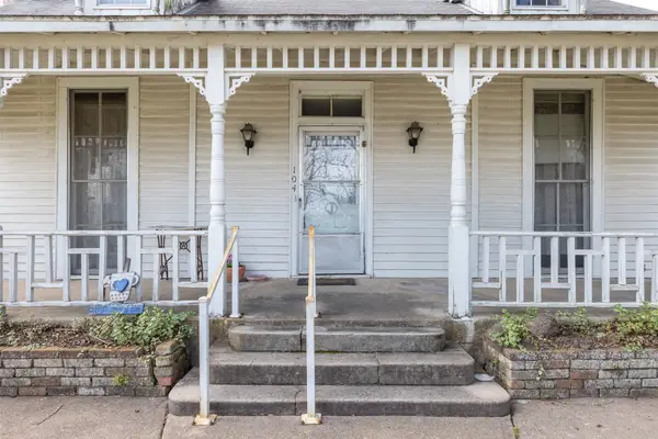 104 6th Street, Glidden, TX 78943