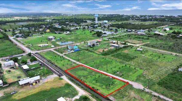 18 Cindy Palmer Lane, Dickinson, TX 77539