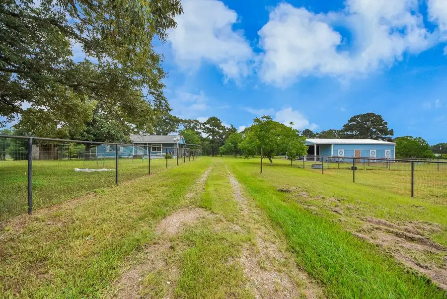 36576 Howell Rd, Hempstead, TX 77445 - #3