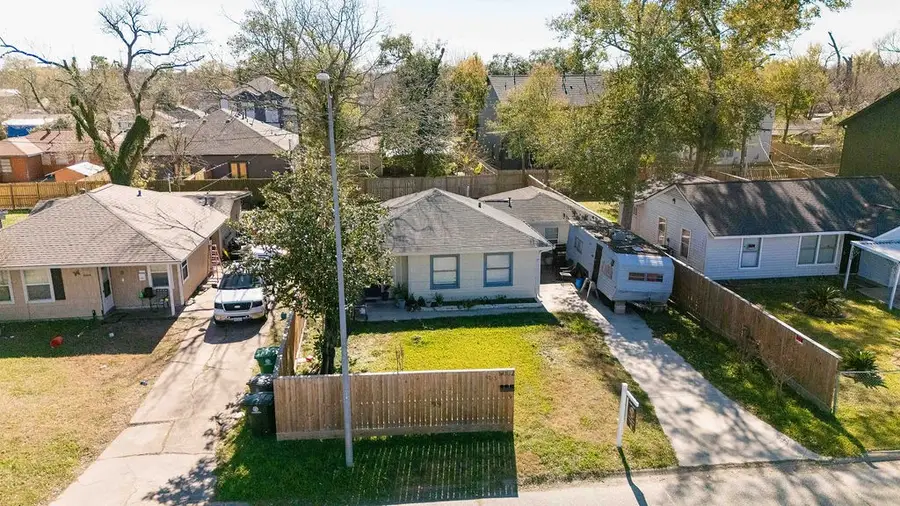 5002 Chennault Road, Houston, TX 77033 - Image #2