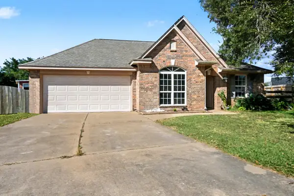 5426 Novak Court, Danbury, TX 77534