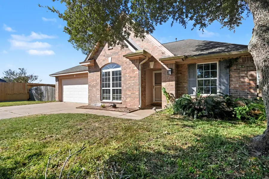 5426 Novak Court, Danbury, TX 77534 - Image #2