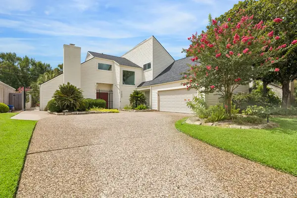 11931 Carriage Hill Drive, Houston, TX 77077