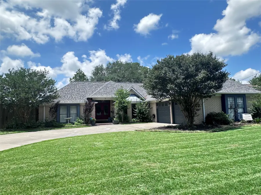 807 Trochta Street, El Campo, TX 77437 - Image #2