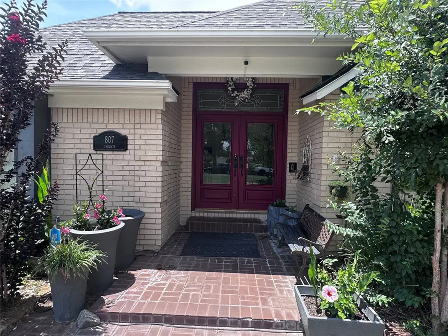 807 Trochta Street, El Campo, TX 77437 - Image #3