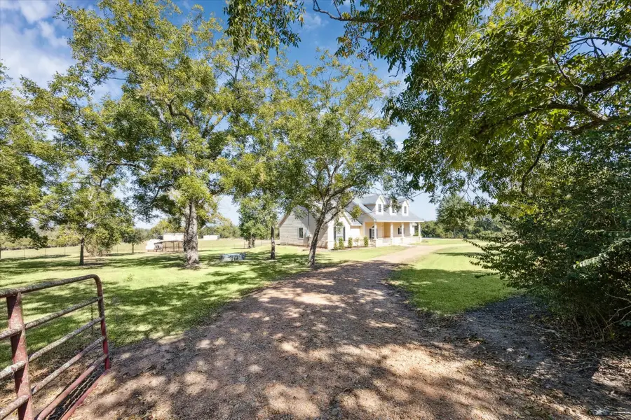 840 E Glenn Street, Bellville, TX 77418 - Image #2