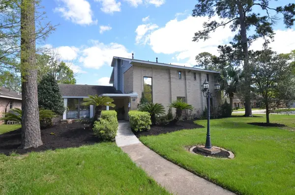 2711 Williamsburg Drive, Dickinson, TX 77539