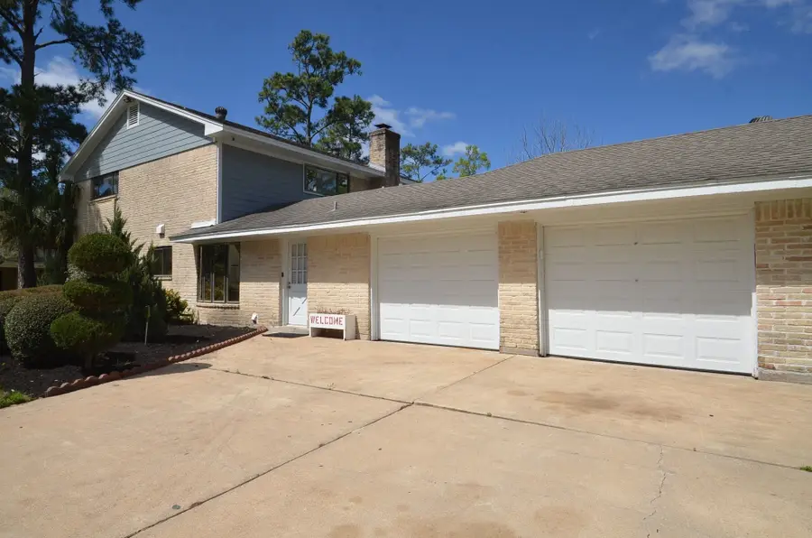 2711 Williamsburg Drive, Dickinson, TX 77539 - #3