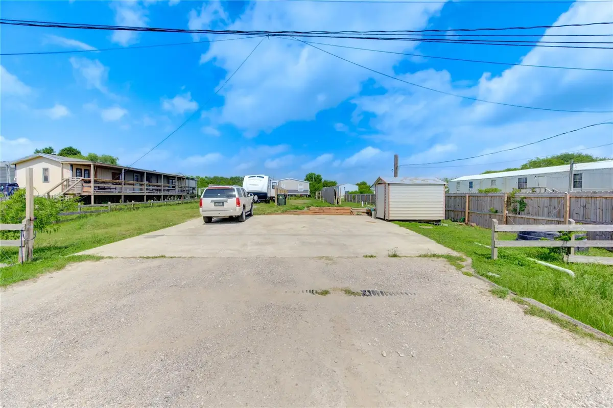 936 13th Street, Dickinson, TX 77539 - #1