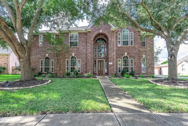 2111 S Pecan Trail Drive, Richmond, TX 77406