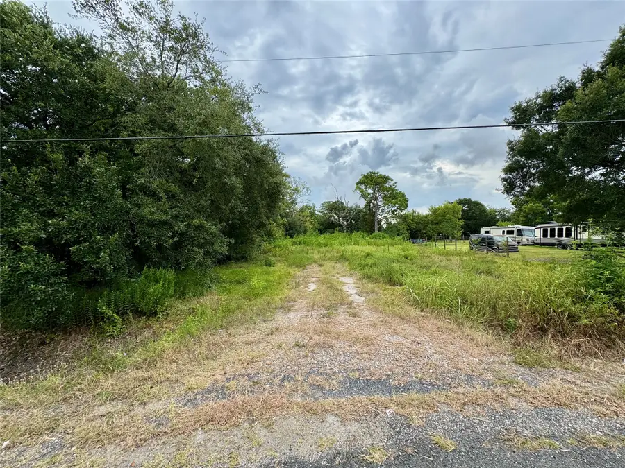 102 S Willow Street, Texas City, TX 77591 - #2