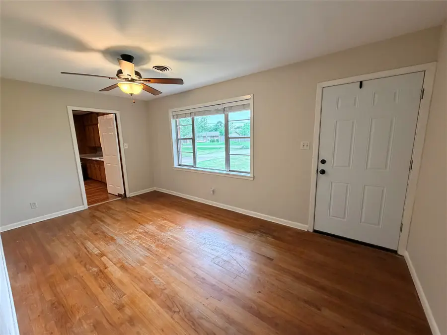 2111 Bush Drive, Huntsville, TX 77320 - #3