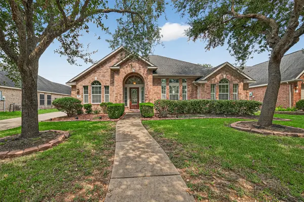 718 Silver Creek Circle, Richmond, TX 77406