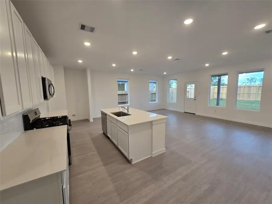 7743 Evening Emerald Drive, Rosharon, TX 77583 - Image #2