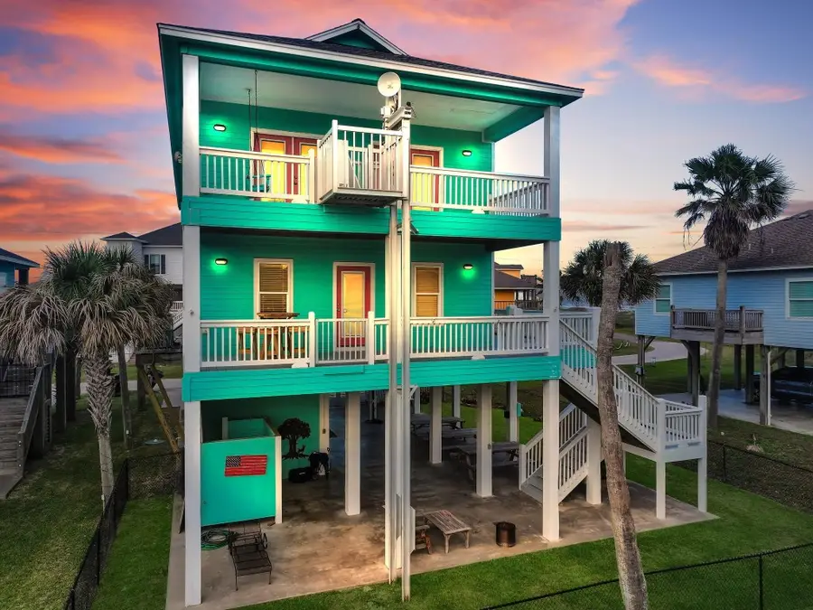 931 Bahama Drive, Crystal Beach, TX 77650 - #3