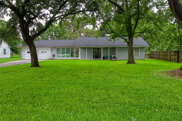 106 Crow Road, Baytown, TX 77520